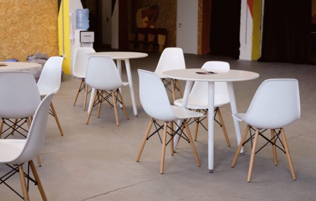 mobiliario para cadenas de restaurantes en barcelona - mesas
