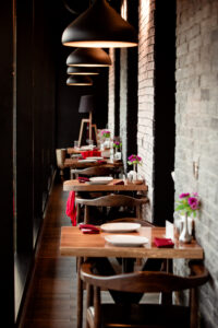 expertos en muebles para restaurantes en bilbao - mesa para dos
